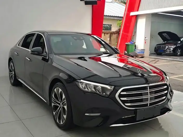 Mercedes-Benz E-Class 2025 Model E 300 L Luxury Model sedan – фото 3