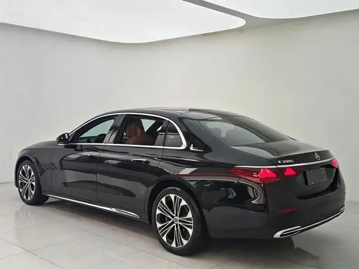 Mercedes-Benz E-Class 2025 Model E 300 L Luxury Model sedan – фото 4