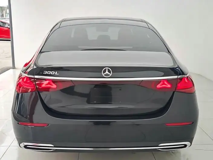 Mercedes-Benz E-Class 2025 Model E 300 L Luxury Model sedan – фото 5