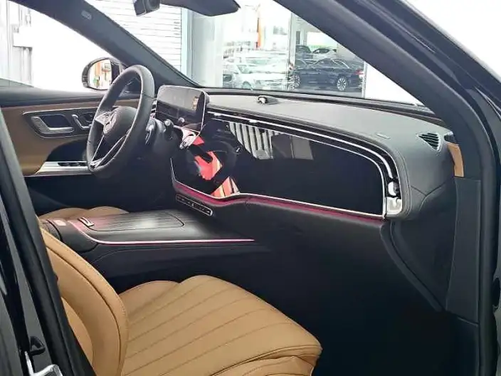 Mercedes-Benz E-Class 2025 Model E 300 L Luxury Model sedan – фото 9