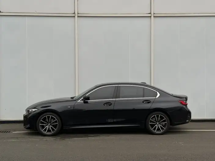 BMW 3 Series 2023 Model 325Li M Sports Set – фото 3