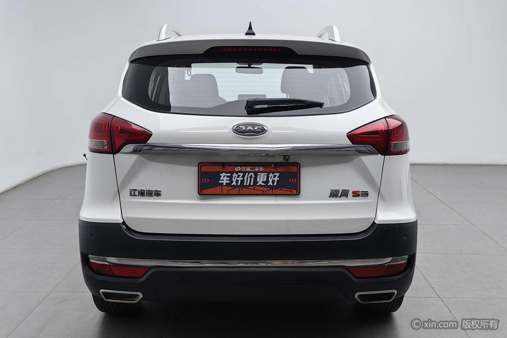 Ruifeng S3 2017 модификация 1.6L CVT Luxury