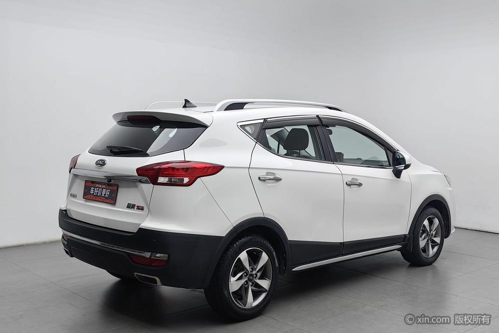Ruifeng S3 2017 модификация 1.6L CVT Luxury