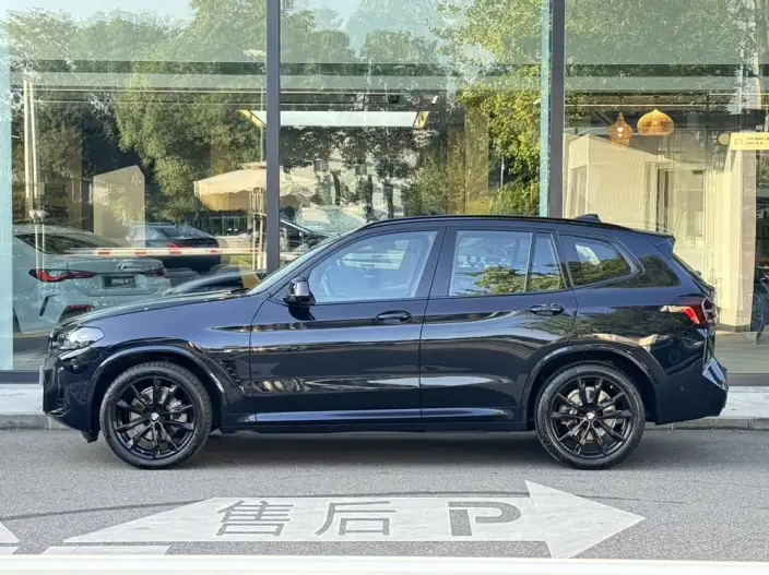 BMW X3 2023 Model xDrive30i Exclusive Model M Night Set – фото 3