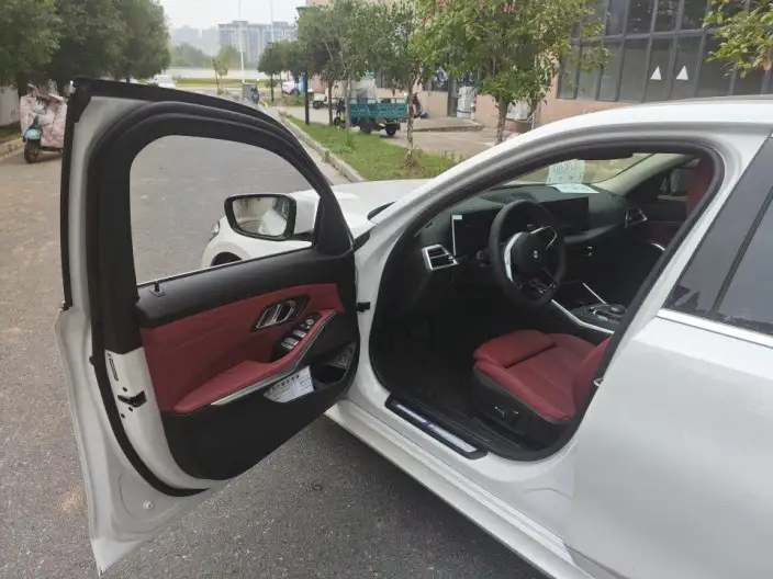 BMW 3 Series 2025 Model 325Li M Sports Set – фото 7
