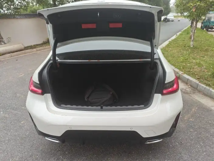BMW 3 Series 2025 Model 325Li M Sports Set – фото 9