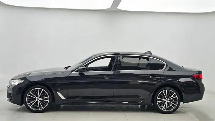BMW 5 Series 2023 Model 530Li Leading Model M Sports Set – фото 3
