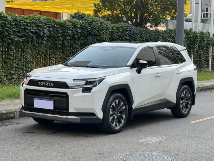 Toyota RAV4 2026 Model 2.0L 2WD Deluxe Edition – фото 1