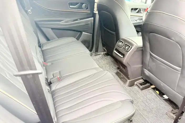 Chery Tiggo 9 2023 Model 2.0T DCT 2WD Deluxe Edition 7 seat – фото 10