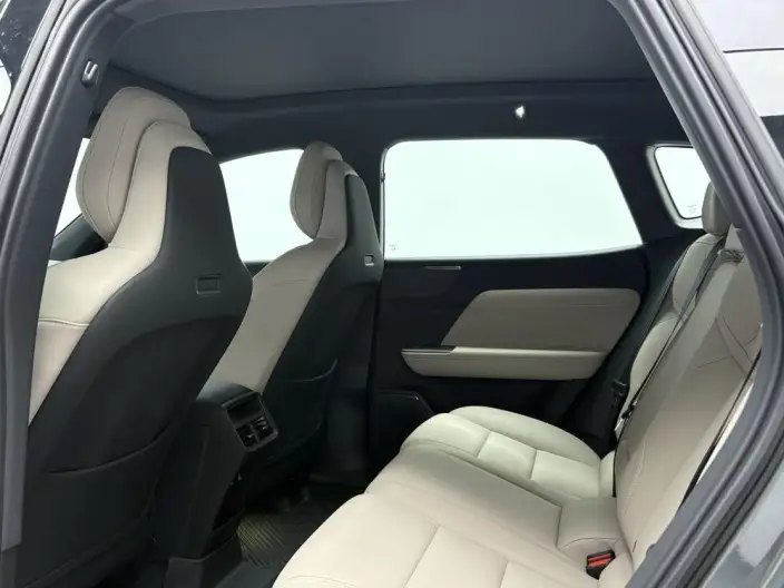Volvo XC70 2026 Model 4WD Ultra-long Endurance Core – фото 10