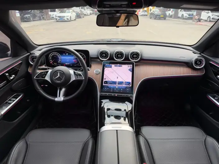 Mercedes-Benz C-Class 2023 Model C 260 L – фото 8