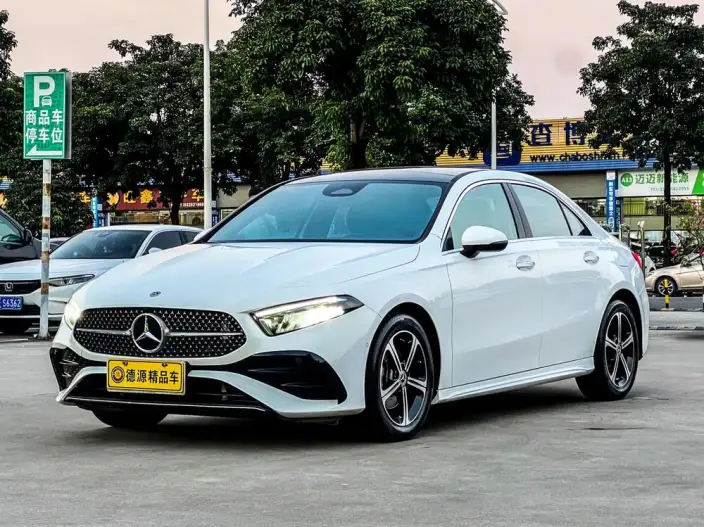 Mercedes-Benz A-class 2024 Model Facelift A 200 L Fashion Edition – фото 1