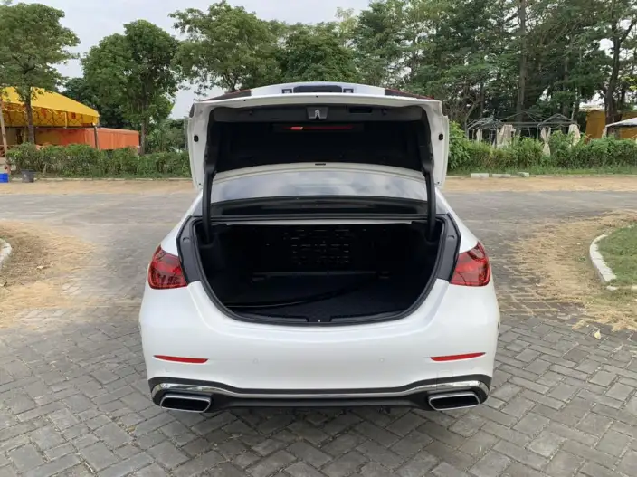 Mercedes-Benz C-Class 2023 Model Facelift C 200 L Sports Edition – фото 8
