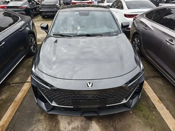 Changan UNI-V 2023 Model 1.5T Smart Pilot Model