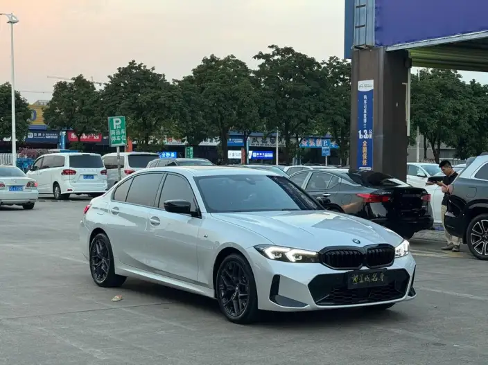 BMW 3 Series 2026 Model 330Li M Sports Night Set – фото 3