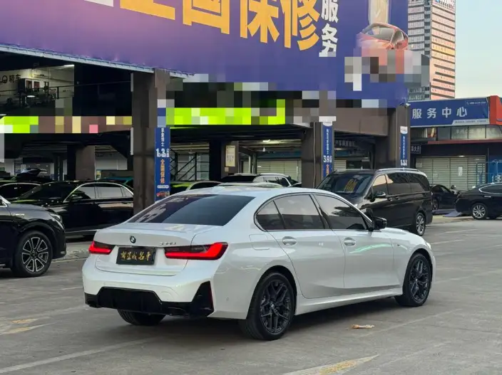 BMW 3 Series 2026 Model 330Li M Sports Night Set – фото 5