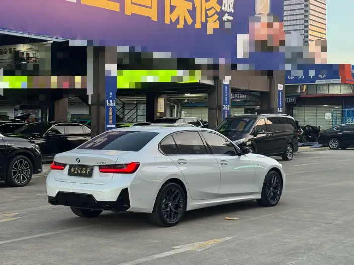 BMW 3 Series 2026 Model 330Li M Sports Night Set – фото 7