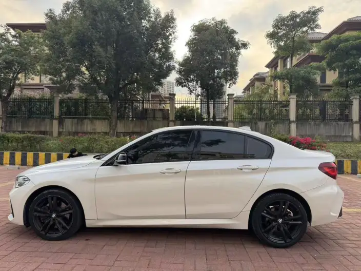 BMW 1 Series 2023 Model 125i M Sports Night Edition – фото 4