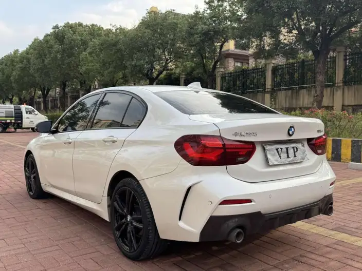 BMW 1 Series 2023 Model 125i M Sports Night Edition – фото 5