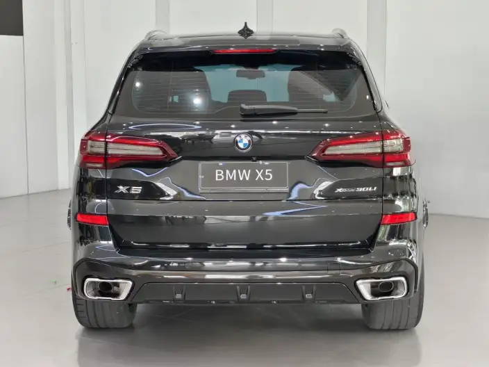 BMW X5 2022 Model xDrive 30Li Exclusive Model M Sports Set – фото 3