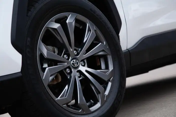 Toyota RAV4 2023 Model 2.0L CVT 2WD 20th Anniversary Platinum Memorial Edition – фото 9
