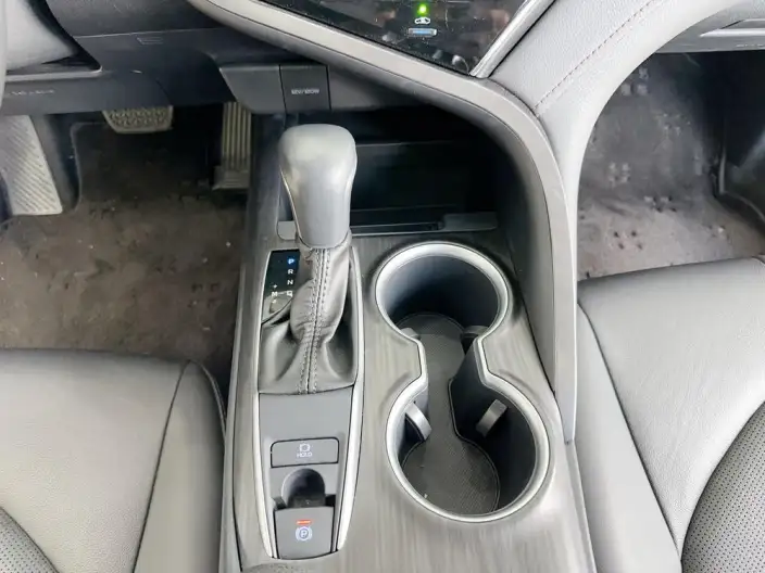 Toyota Camry 2022 Model 2.0GVP Leading version – фото 6