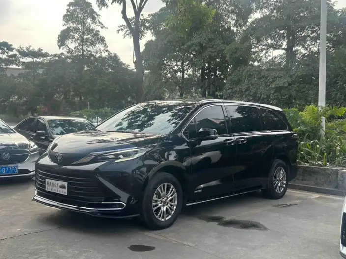 Toyota Sienna 2024 Model Hybrid 2.5L Comfort Edition – фото 1