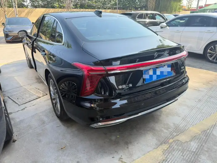 Hongqi H5 2023 Model 2.0T Automatic Smart Flag Enjoy Edition