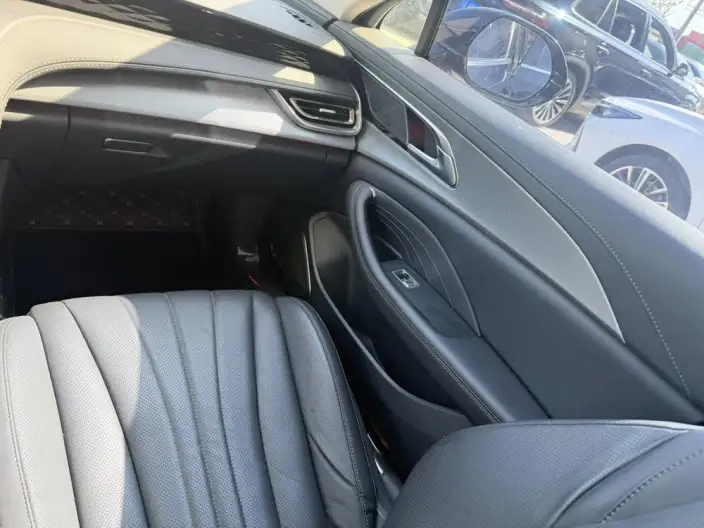 Hongqi H5 2023 Model 2.0T Automatic Smart Flag Enjoy Edition – фото 8