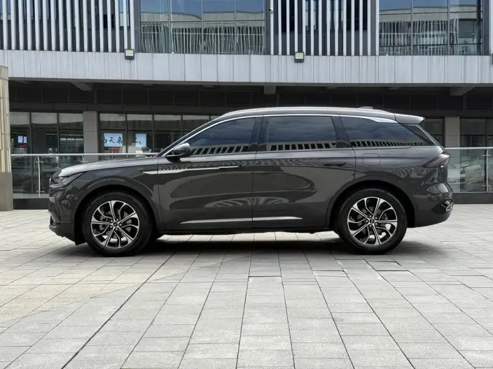Nautilus 2023 Model 2.0T 4WD Exclusive Edition