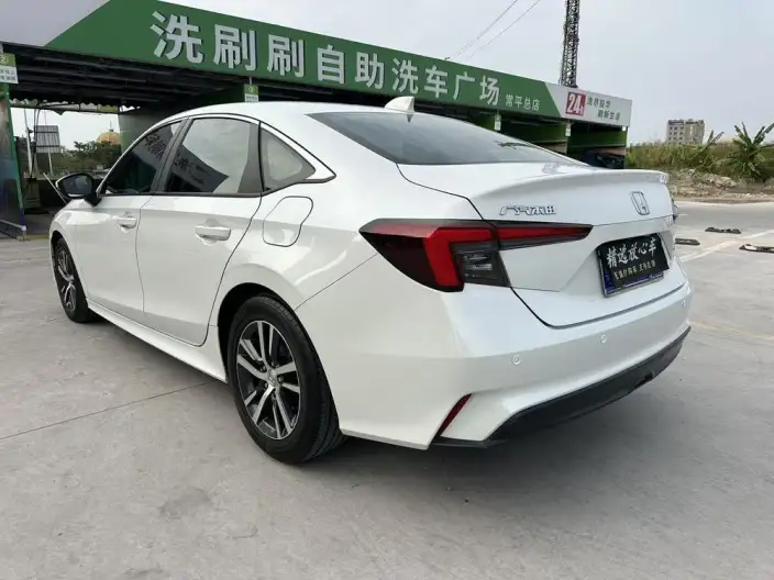Model Ge 2022 Model 240TURBO CVT Exclusive Edition – фото 5