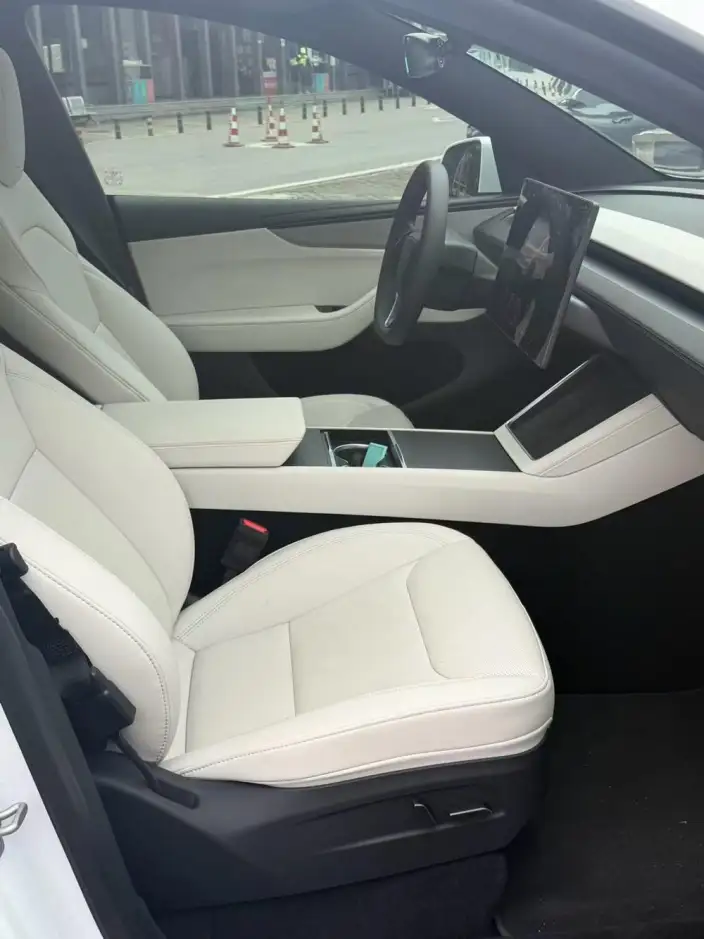 Model Y 2025 Model Long Battery Life Pro Rear-wheel drive version – фото 9