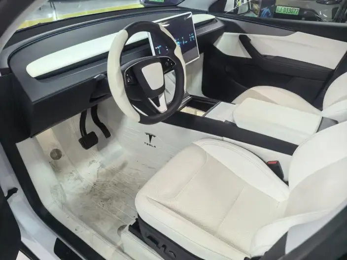 Model Y 2025 Model Facelift Long Battery Life Pro All-wheel drive version – фото 10
