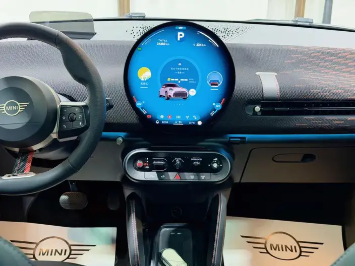 ElectricMINI JCW 2025 Model JOHN COOPER WORKS – фото 7