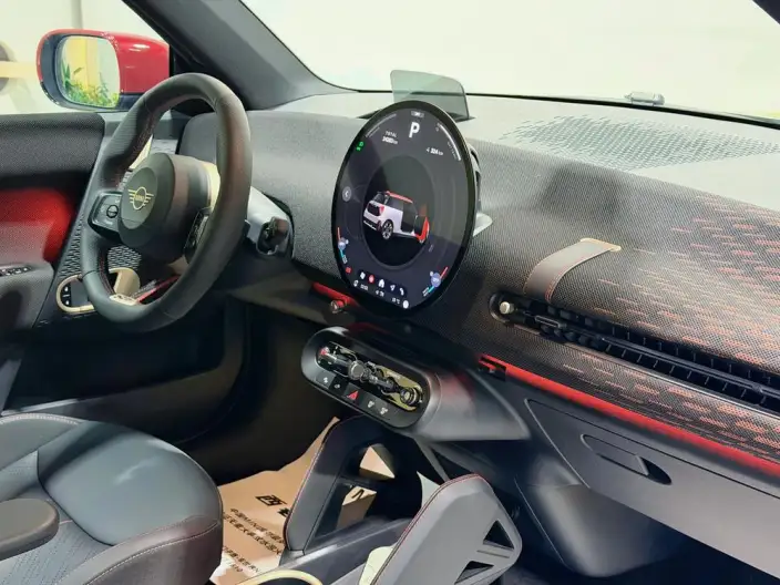 ElectricMINI JCW 2025 Model JOHN COOPER WORKS – фото 9