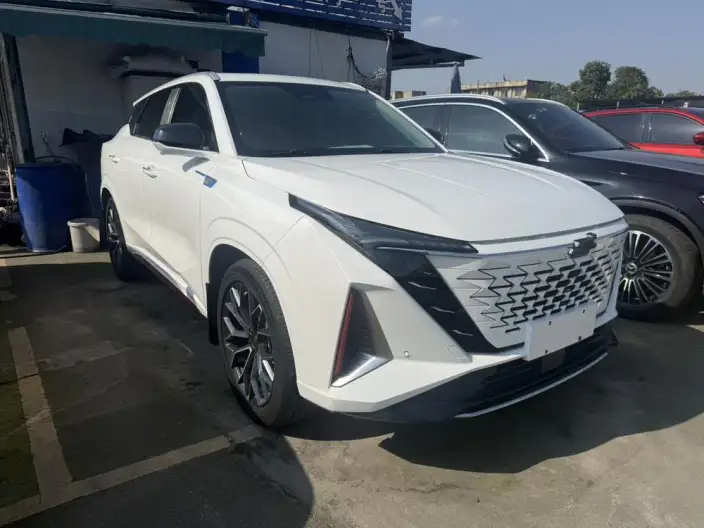 Changan Auchan Z6 2023 Model Blue whale 1.5T DCT Smart Prestige Model