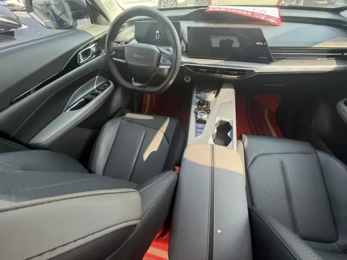 Changan Auchan Z6 2023 Model Blue whale 1.5T DCT Smart Prestige Model – фото 5