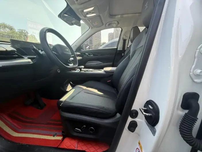 Changan Auchan Z6 2023 Model Blue whale 1.5T DCT Smart Prestige Model – фото 6