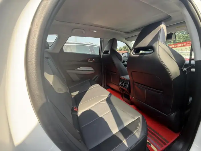 Changan Auchan Z6 2023 Model Blue whale 1.5T DCT Smart Prestige Model – фото 9