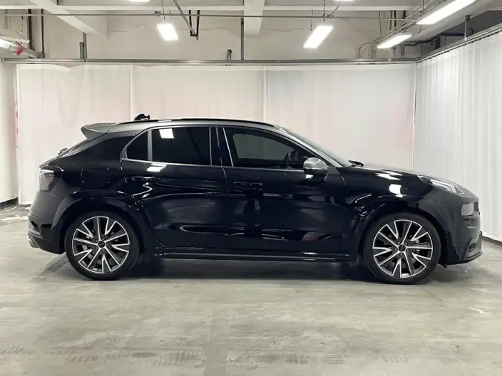 Lynk & Co 02 Hatchback 2022 Model 2.0TD Hatchback Pro – фото 8