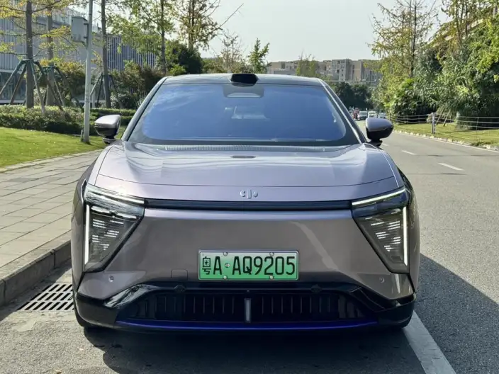 HiPhi HiPhi Y 2023 Model 560km Pioneer Edition – фото 2