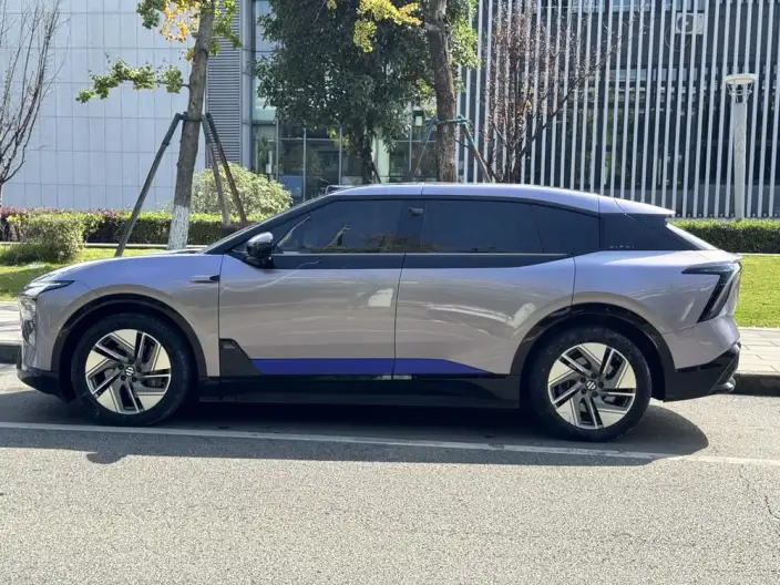 HiPhi HiPhi Y 2023 Model 560km Pioneer Edition – фото 4