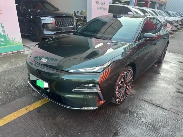 Geely Galaxy E8 PHEV 2025 Model 130km EM-P Galaxy Edition