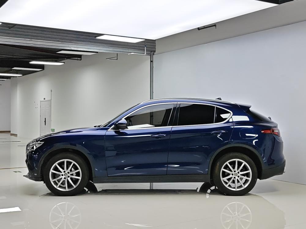 Alfa Romeo Stelvio 2017 2.0T 280HP Luxury