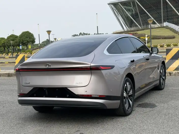 Changan Qiyuan A07 2025 Model Blue whale EV 525 Luxury Model – фото 6
