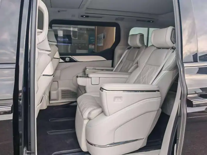 Volvo EM90 2025 Model Ultra VI seat – фото 9