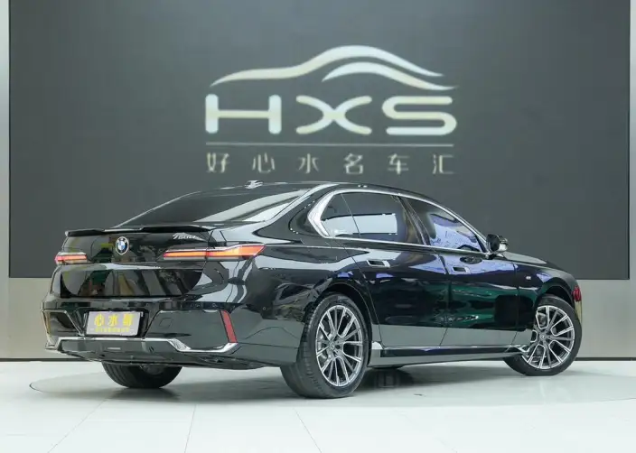 BMW 7 Series 2023 Model 735Li M Sports Set – фото 6