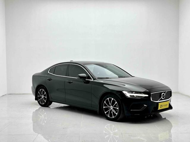 Volvo S60 2020 T4 Intelligent Refined Luxury – фото 3