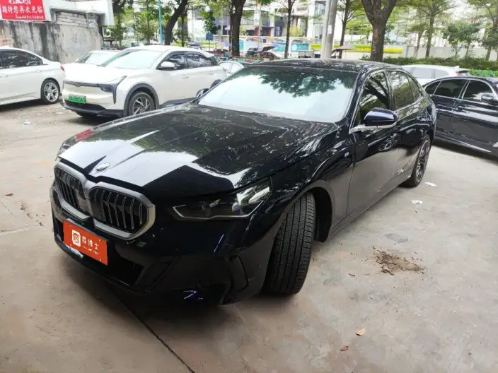 BMW 5 Series 2024 Model 530Li Exclusive Model M Sports Set – фото 1