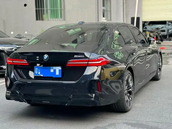 BMW 5 Series 2024 Model 530Li Exclusive Model M Sports Set – фото 3